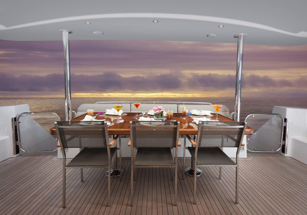 001-aft-deck-dining